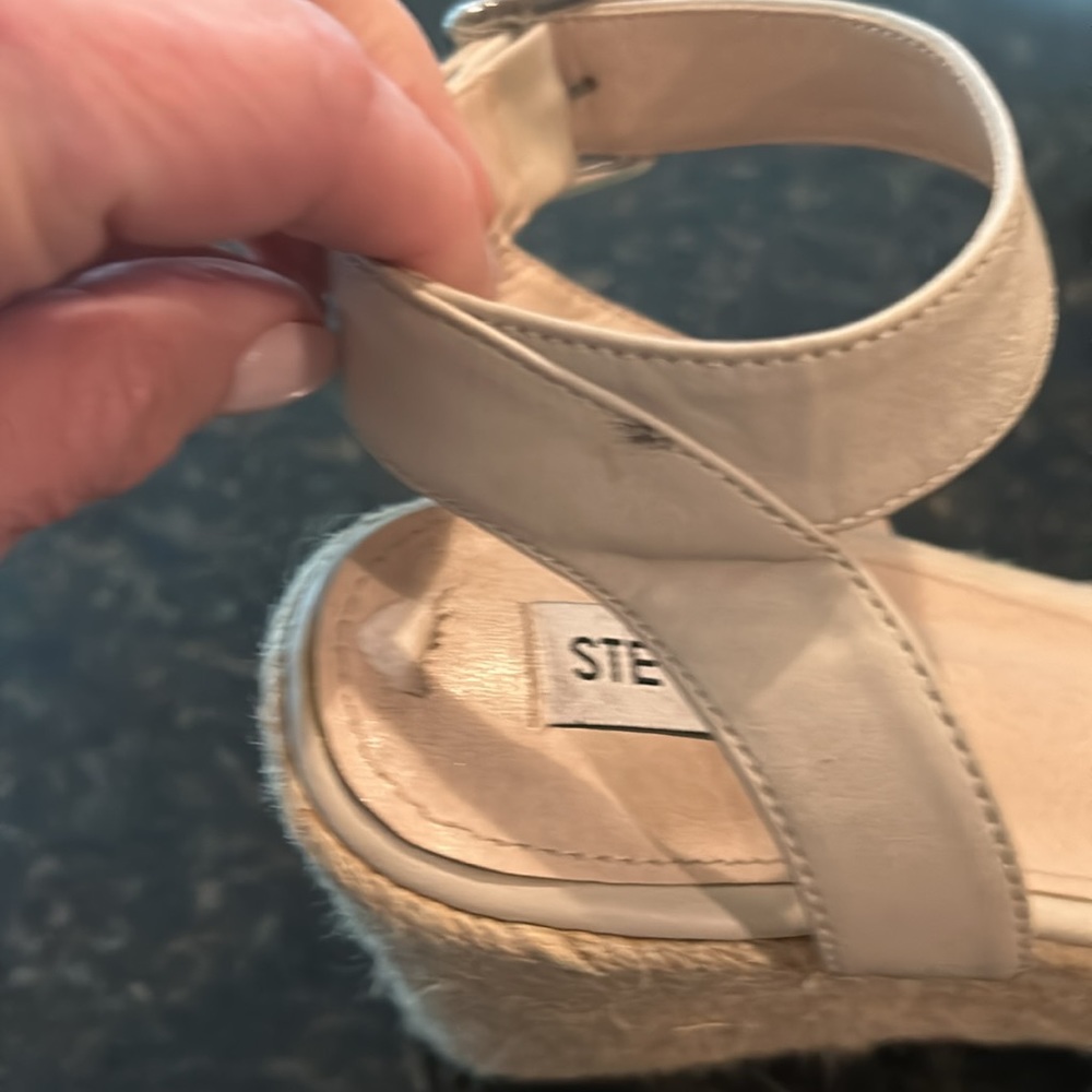 Sandals - Picture 7 of 7